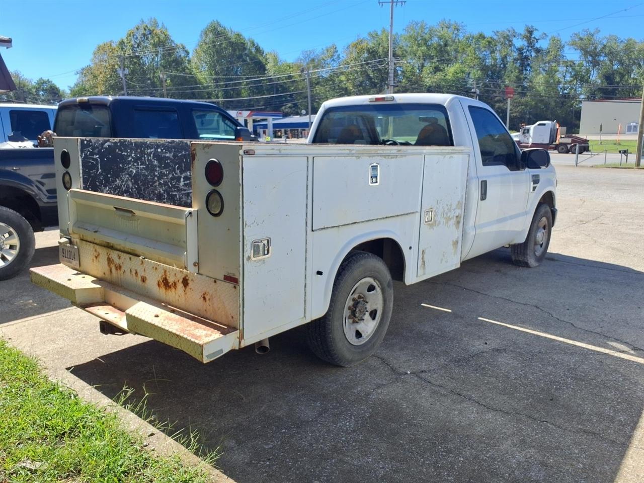Ford Super Duty F-250 SRW 2WD Reg Cab 137" XLT 2008