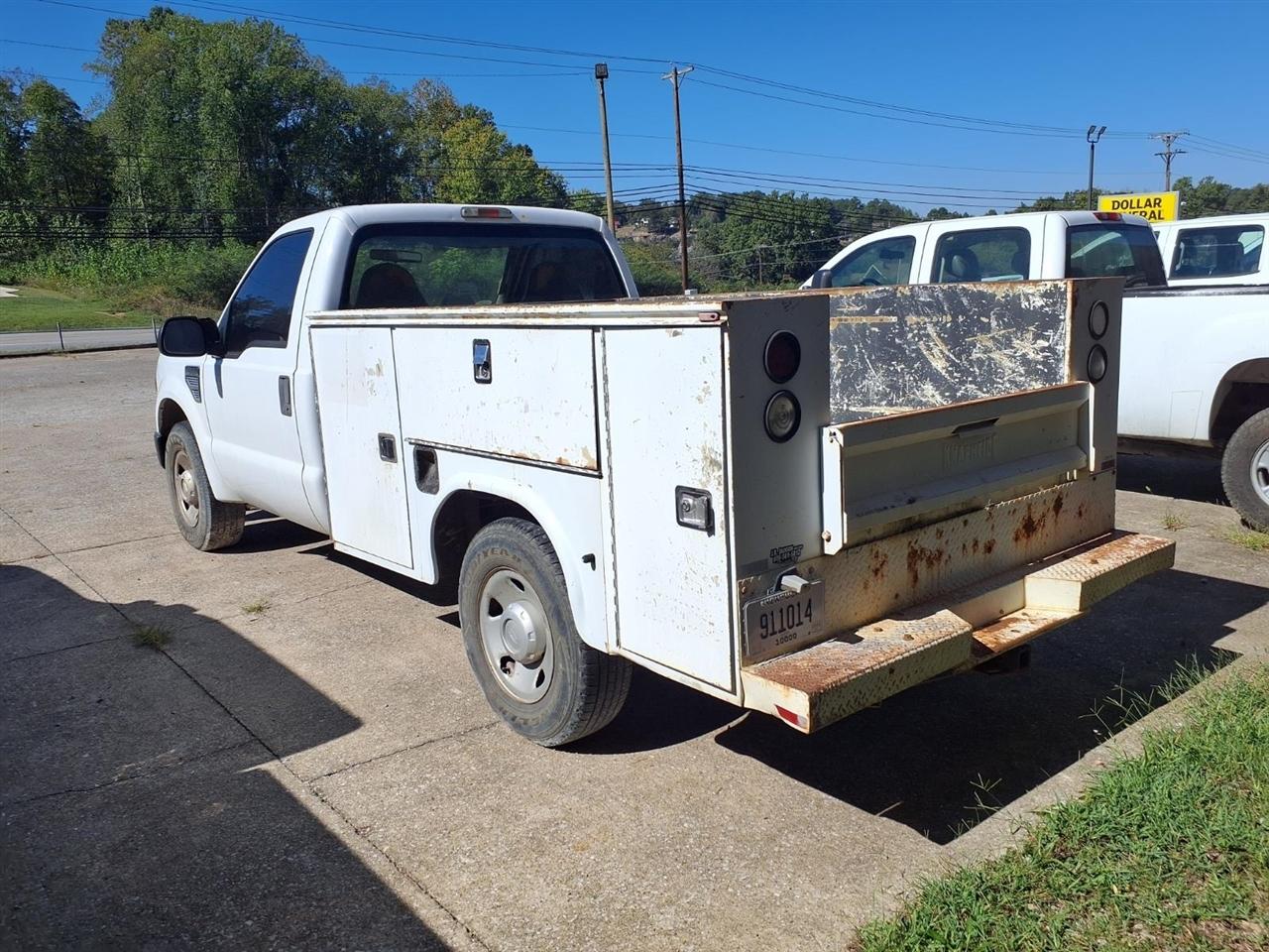 Ford Super Duty F-250 SRW 2WD Reg Cab 137" XLT 2008