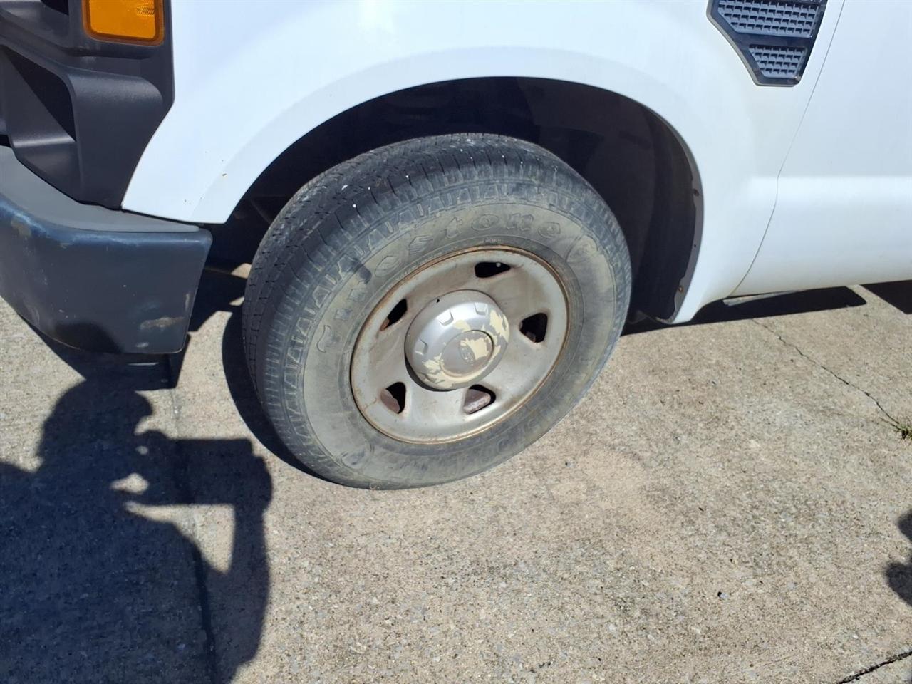 Ford Super Duty F-250 SRW 2WD Reg Cab 137" XLT 2008