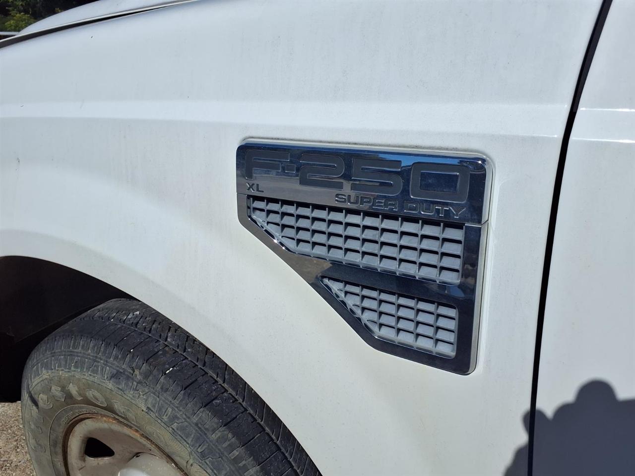 Ford Super Duty F-250 SRW 2WD Reg Cab 137" XLT 2008