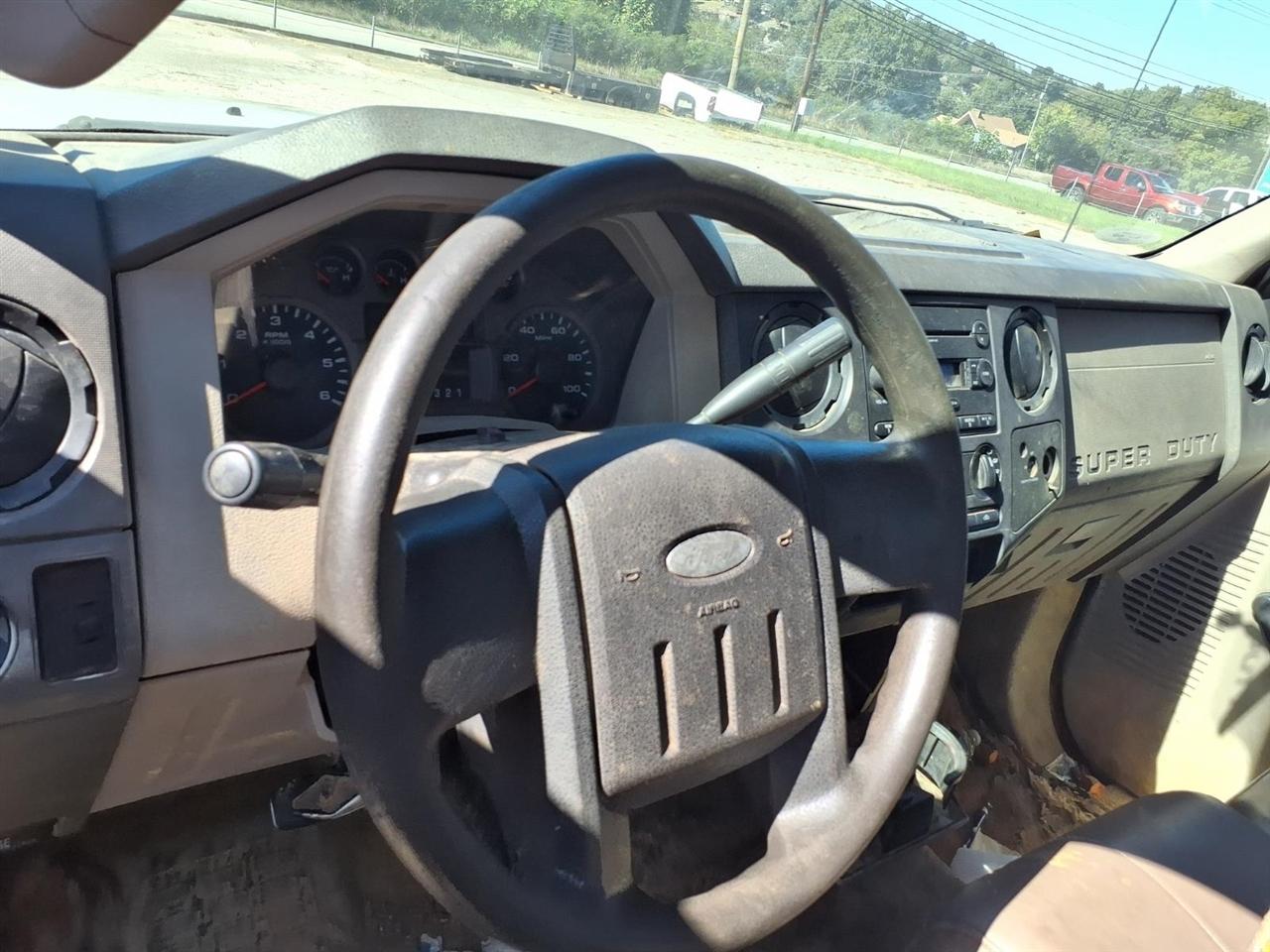 Ford Super Duty F-250 SRW 2WD Reg Cab 137" XLT 2008