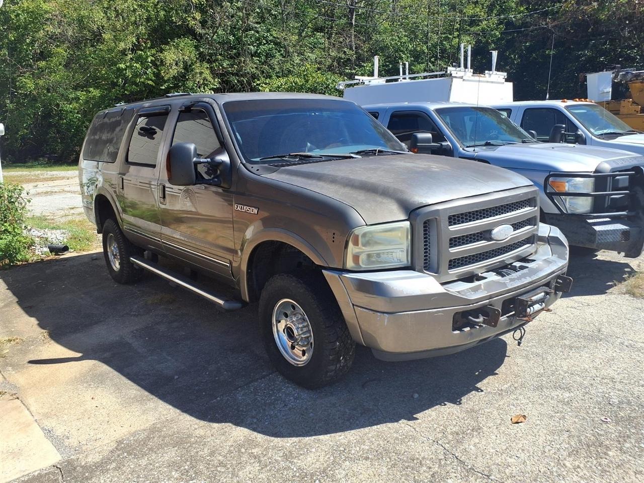 Ford Excursion 137" WB 6.0L Limited 4WD 2005
