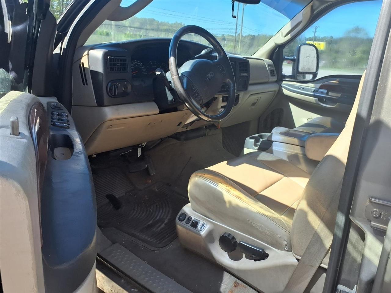 Ford Excursion 137" WB 6.0L Limited 4WD 2005