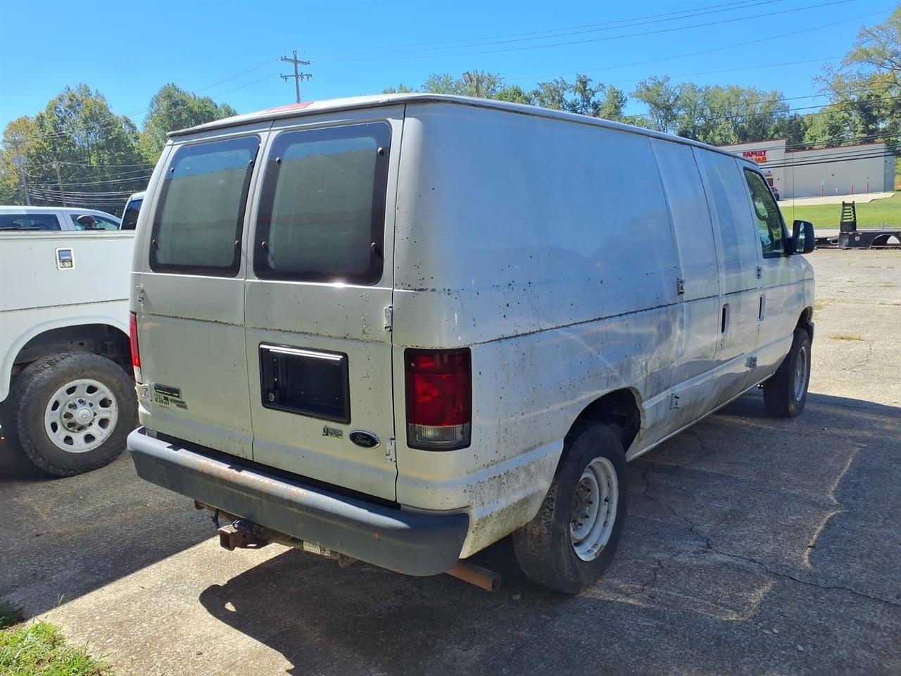 Ford Econoline Cargo Van E-150 Recreational 2011