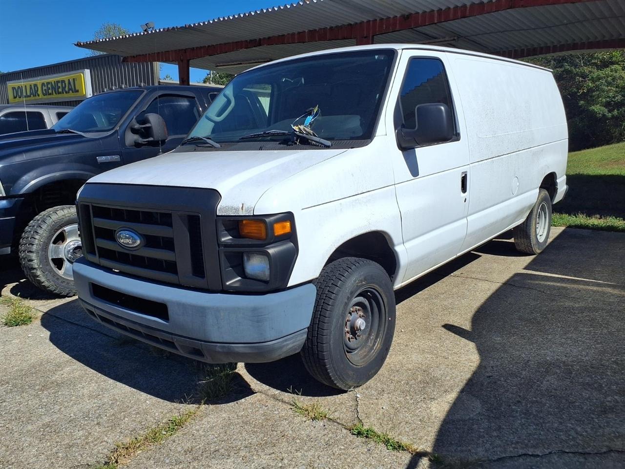Ford Econoline Cargo Van E-150 Recreational 2011