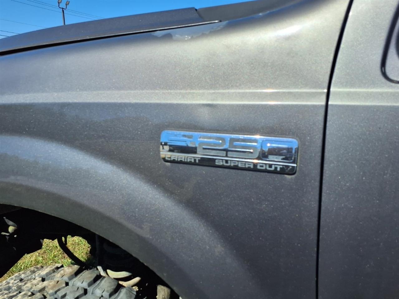 Ford Super Duty F-250 Crew Cab 156" Harley-Davidson 4WD 2005