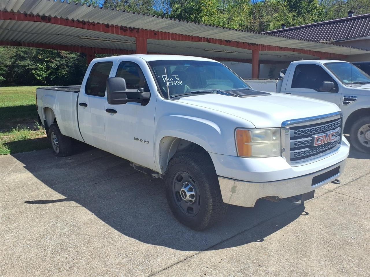 GMC Sierra 2500HD 2WD Crew Cab 167.7" Work Truck 2011