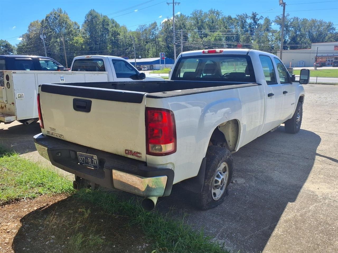 GMC Sierra 2500HD 2WD Crew Cab 167.7" Work Truck 2011
