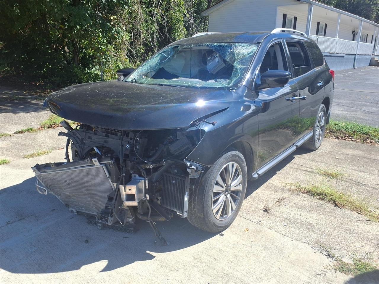 Nissan Pathfinder 4x4 SL 2019
