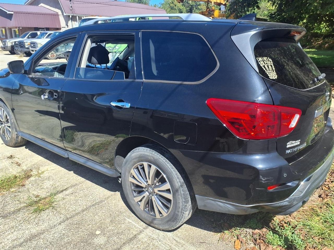 Nissan Pathfinder 4x4 SL 2019