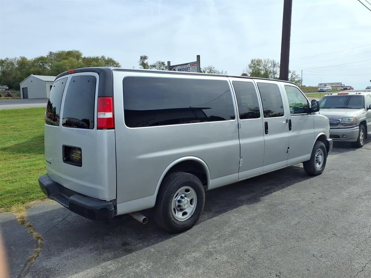 Chevrolet Express Passenger RWD 3500 155" LS 2023