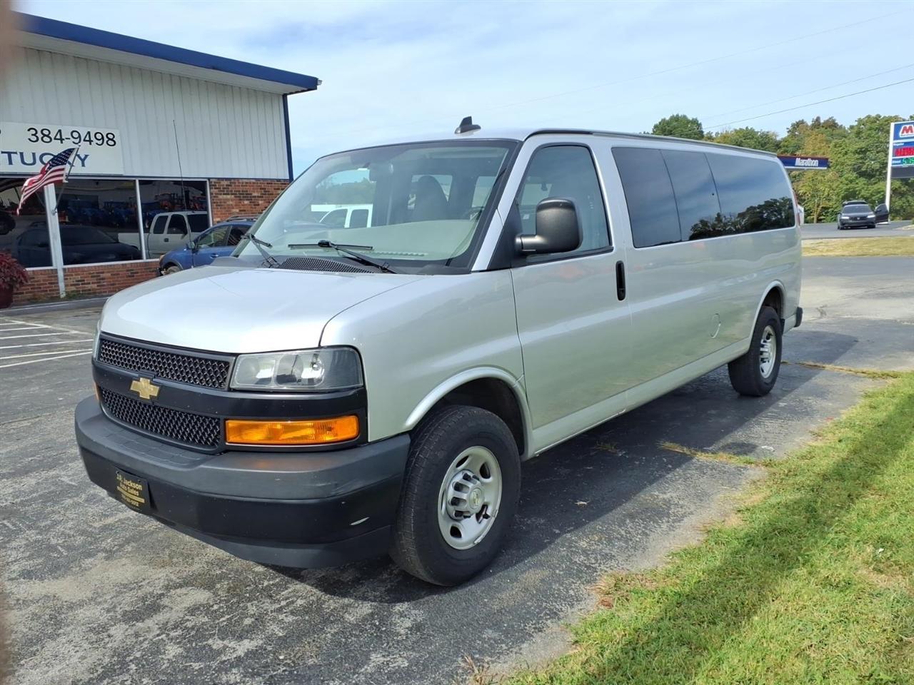 Chevrolet Express Passenger RWD 3500 155" LS 2023