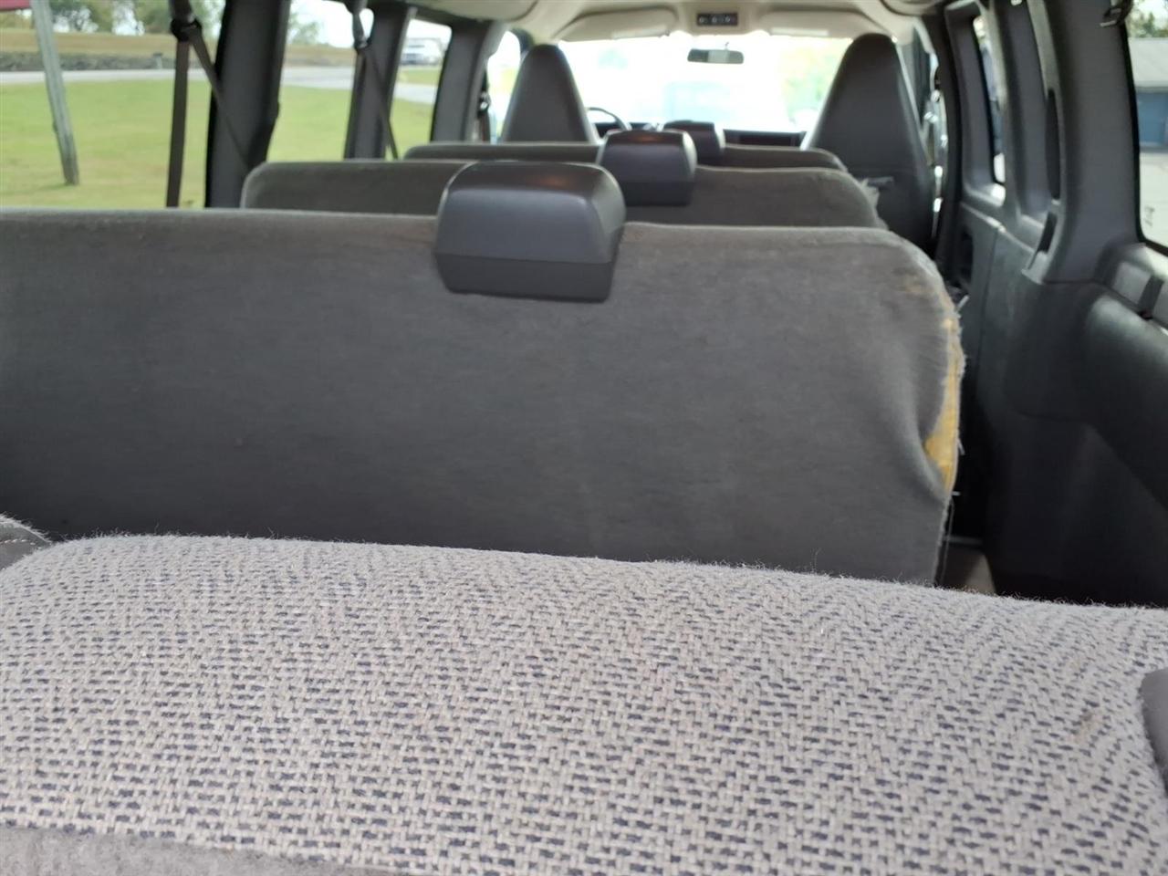Chevrolet Express Passenger RWD 3500 155" LS 2023