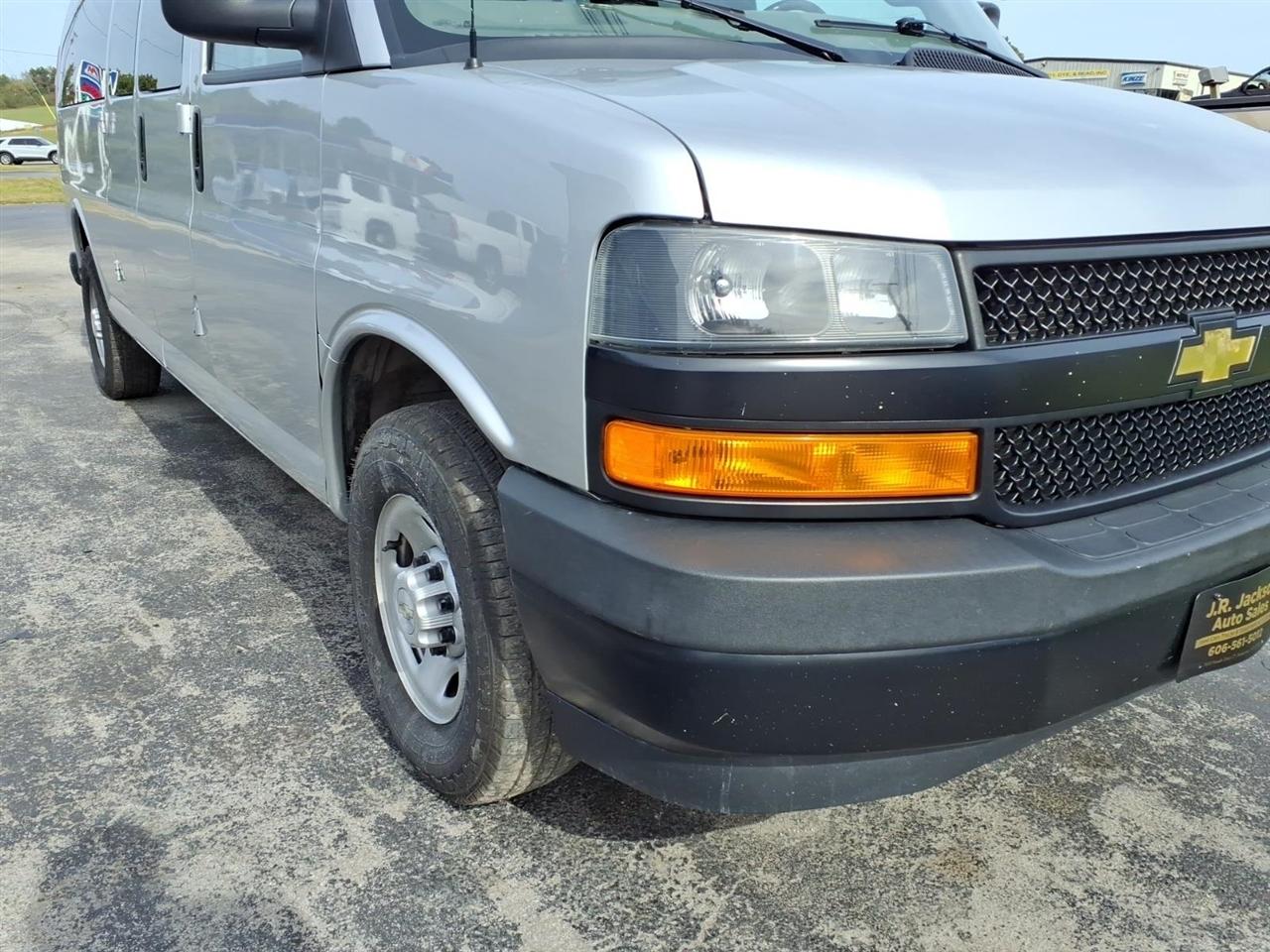Chevrolet Express Passenger RWD 3500 155" LS 2023