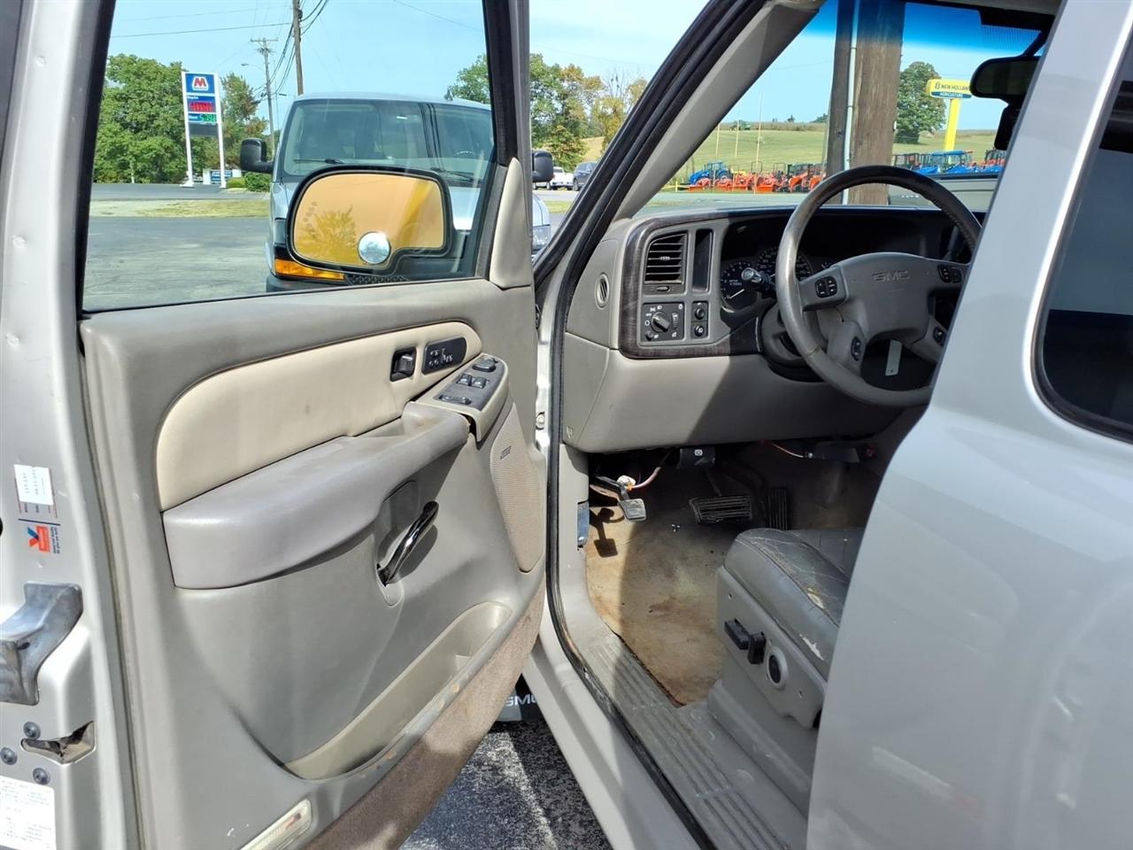 GMC Sierra Denali Ext Cab 143.5" WB 2004