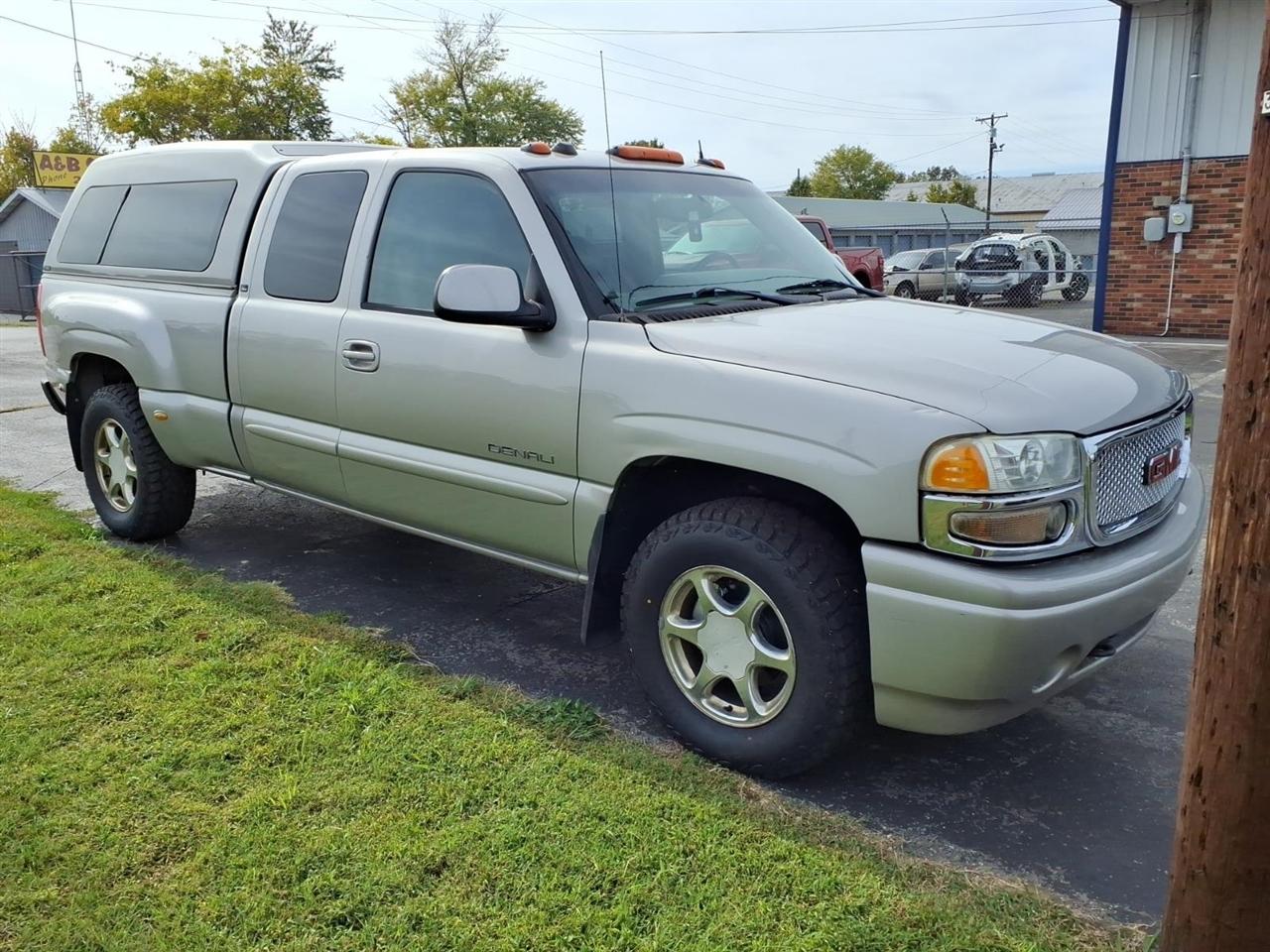 2004 GMC Sierra Denali