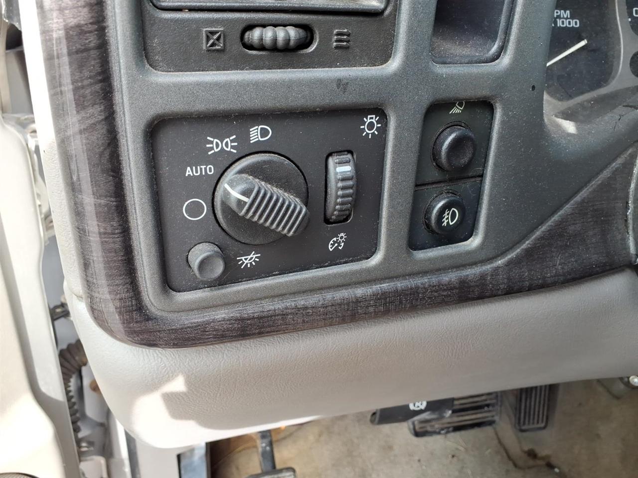 GMC Sierra Denali Ext Cab 143.5" WB 2004