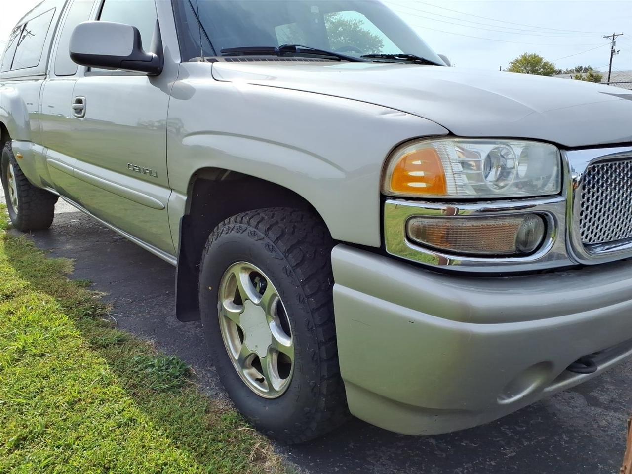 GMC Sierra Denali Ext Cab 143.5" WB 2004