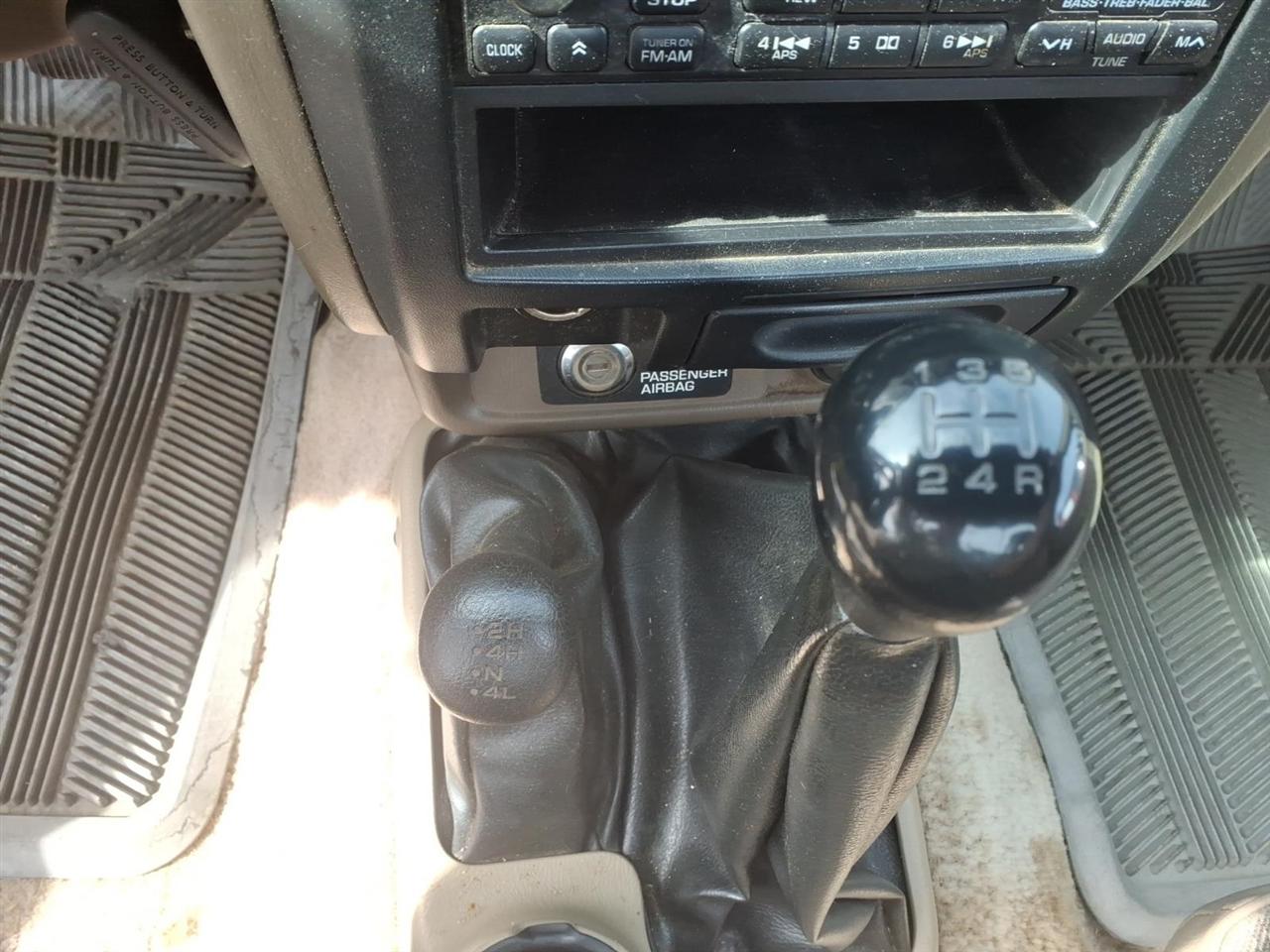 Nissan Frontier 4WD XE Reg Cab 1998