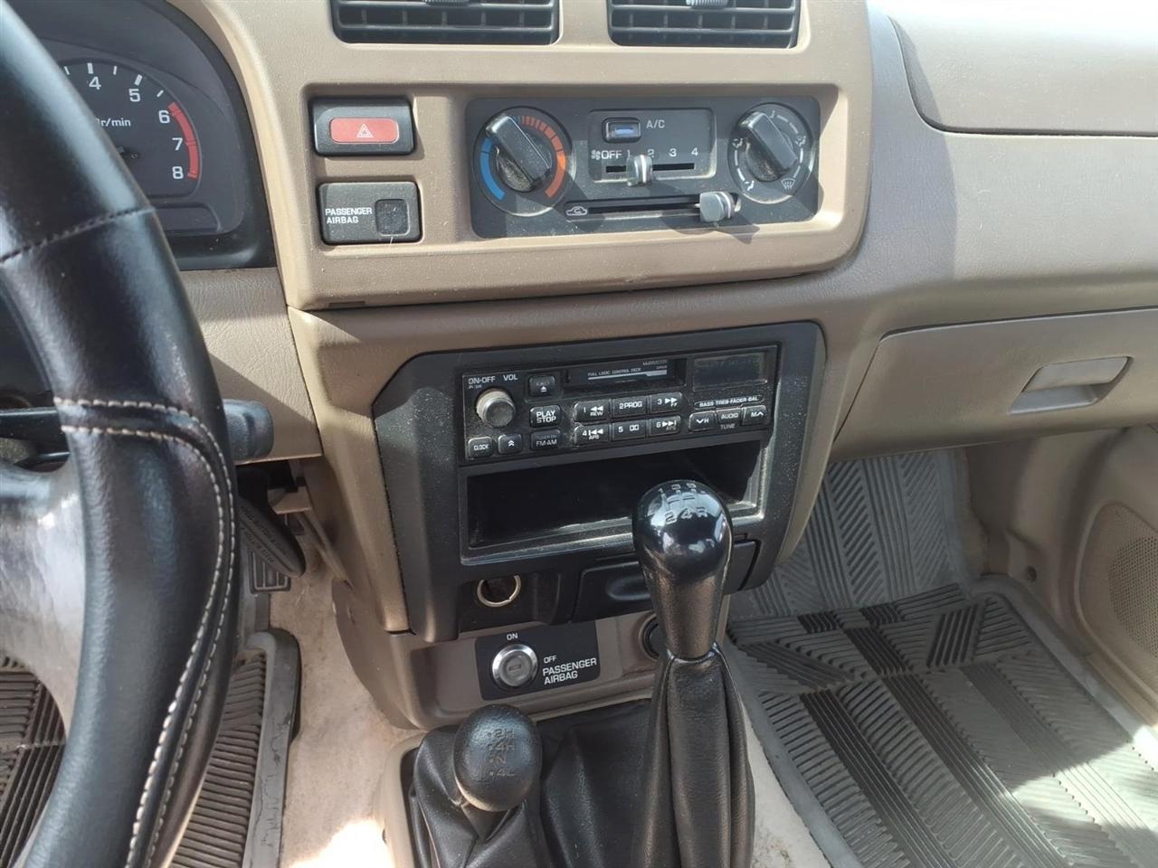 Nissan Frontier 4WD XE Reg Cab 1998