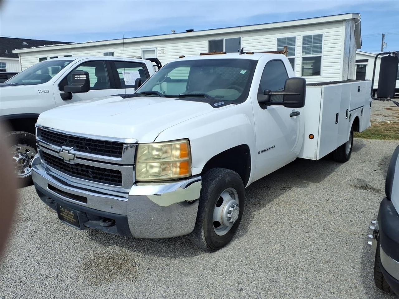 Chevrolet Silverado 3500HD 2WD Reg Cab 161.5" WB, 84.9" CA WT 2007