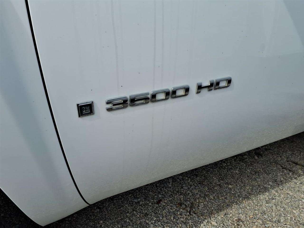 Chevrolet Silverado 3500HD 2WD Reg Cab 161.5" WB, 84.9" CA WT 2007