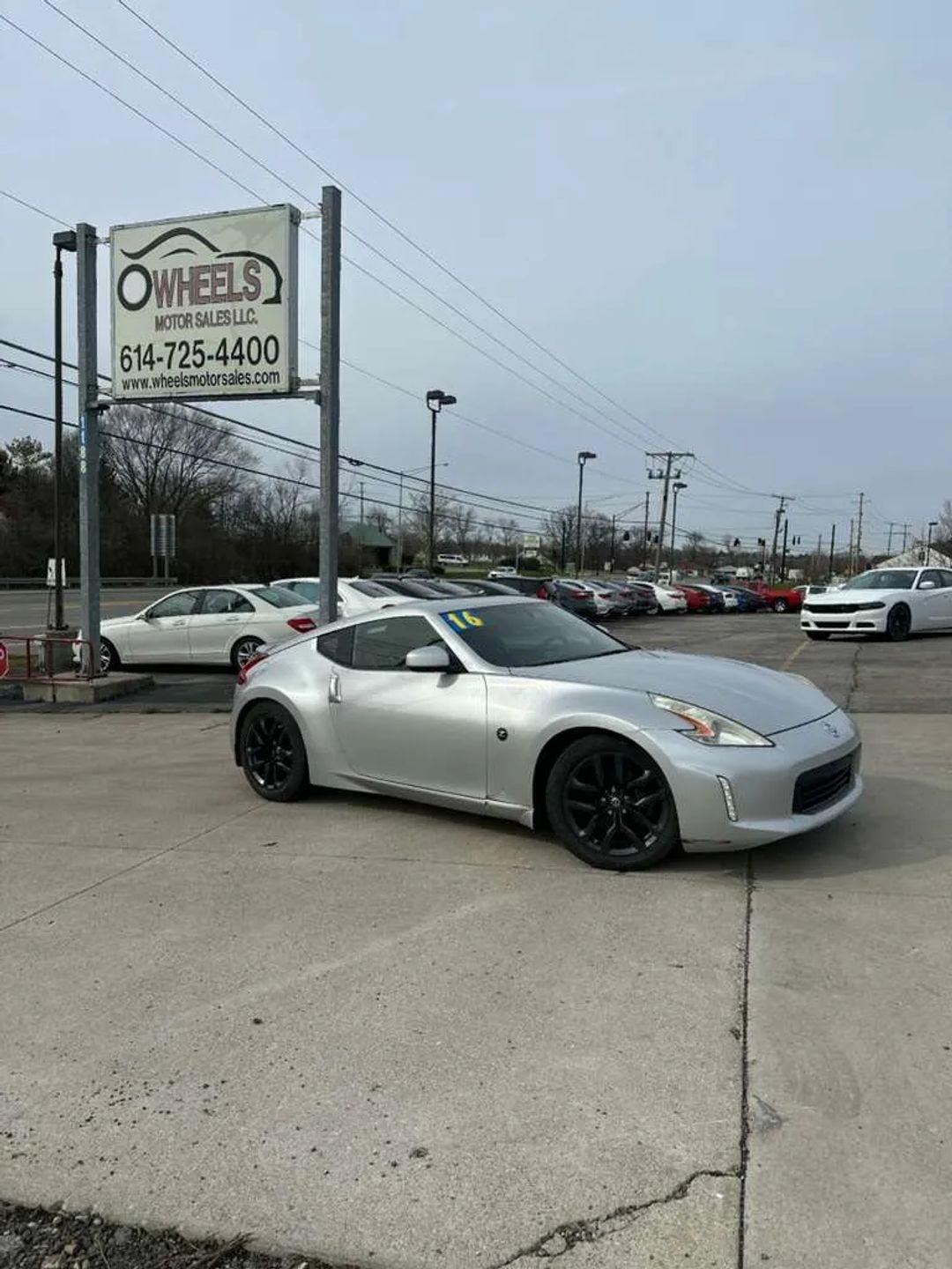 Nissan Z 370Z Coupe 6MT 2016