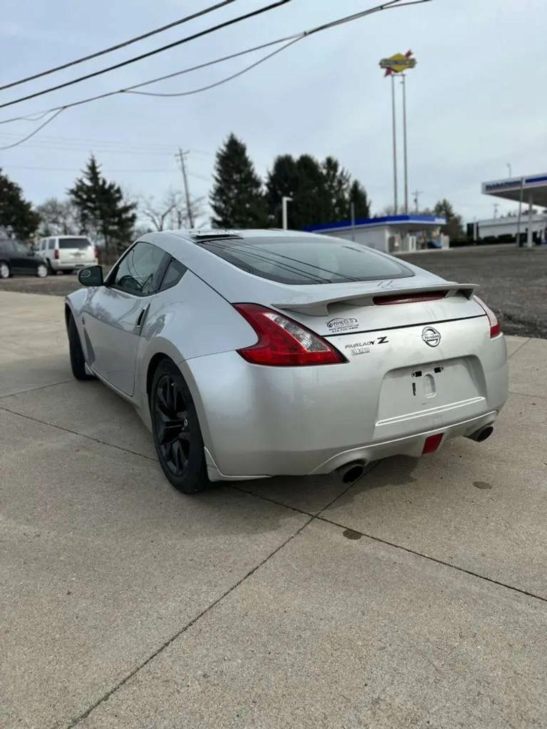 Nissan Z 370Z Coupe 6MT 2016