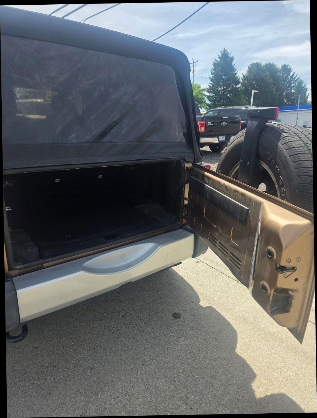 Jeep Wrangler Unlimited Sahara 4WD 2015