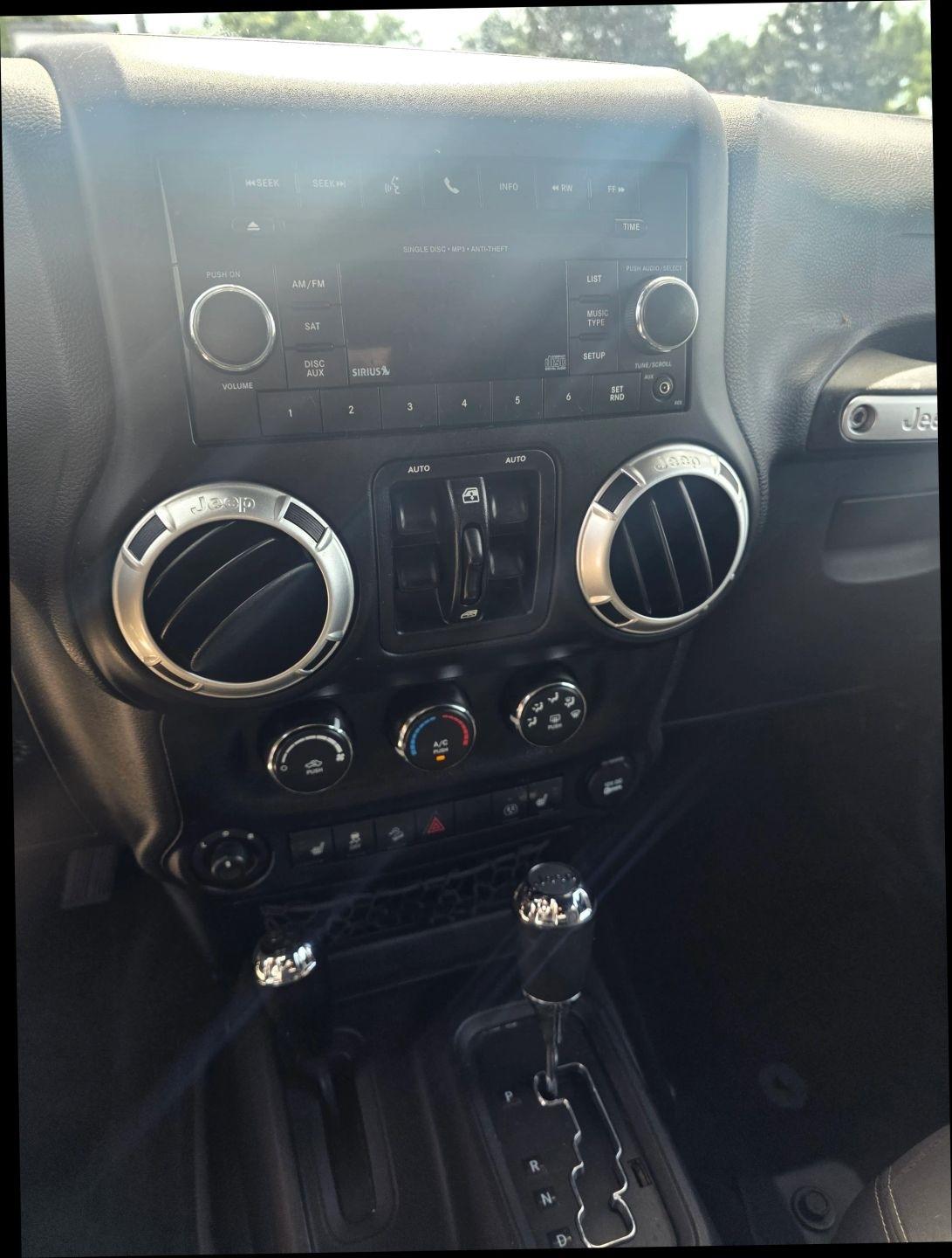 Jeep Wrangler Unlimited Sahara 4WD 2015