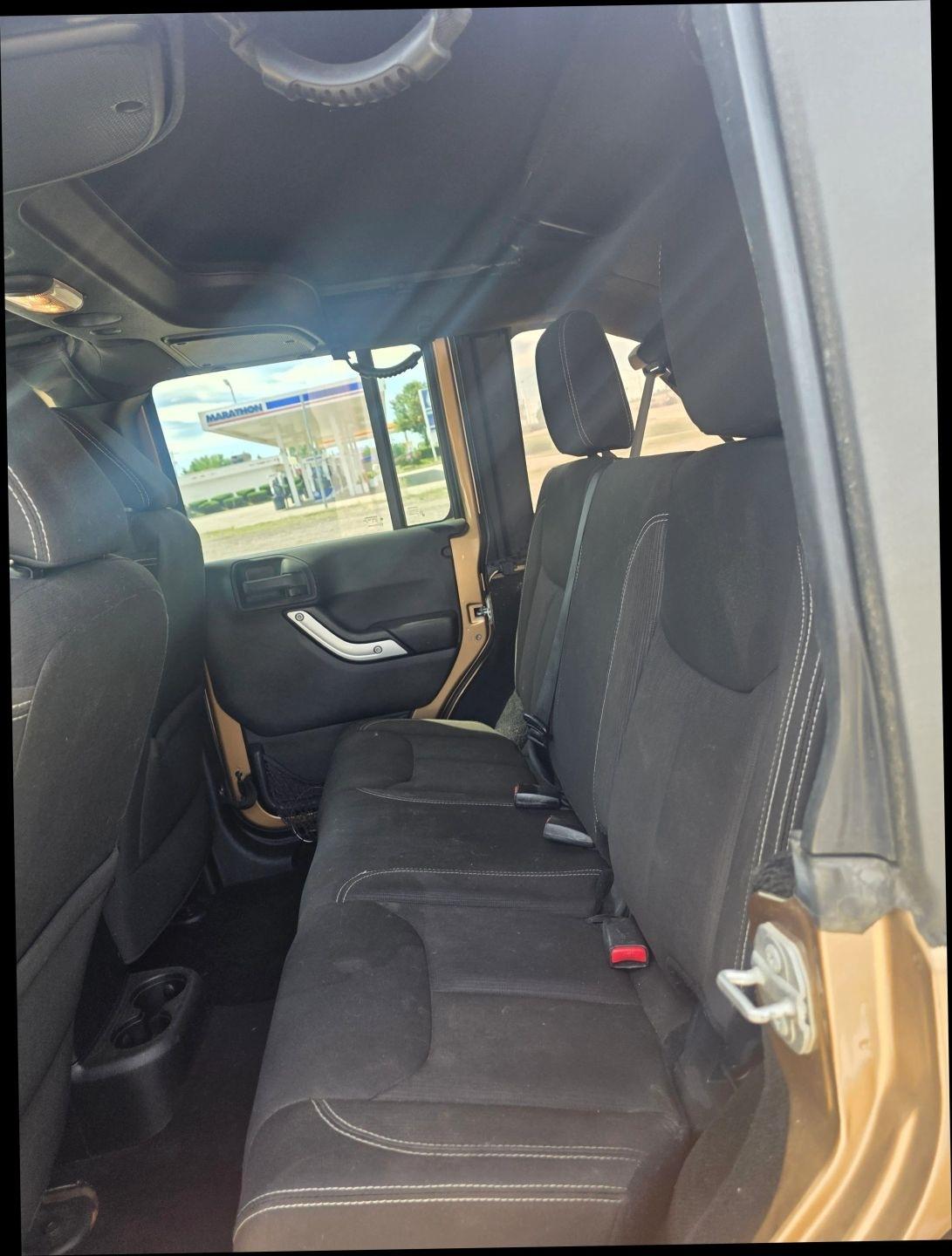 Jeep Wrangler Unlimited Sahara 4WD 2015