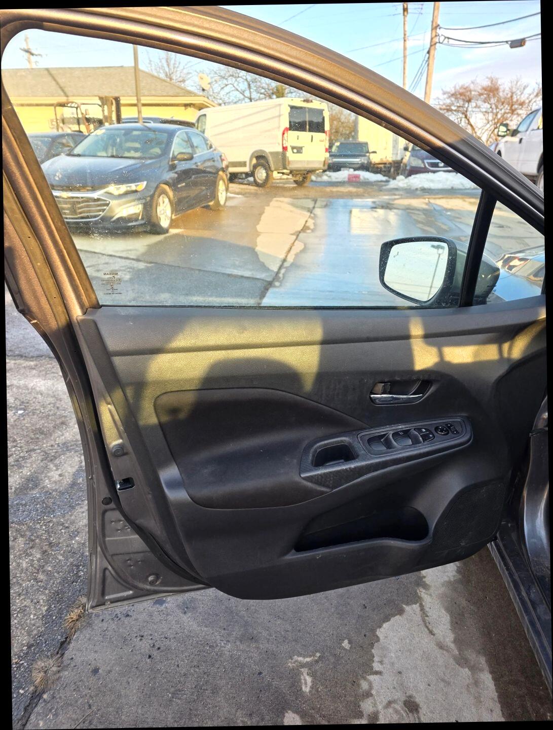 Nissan Versa SV 2021