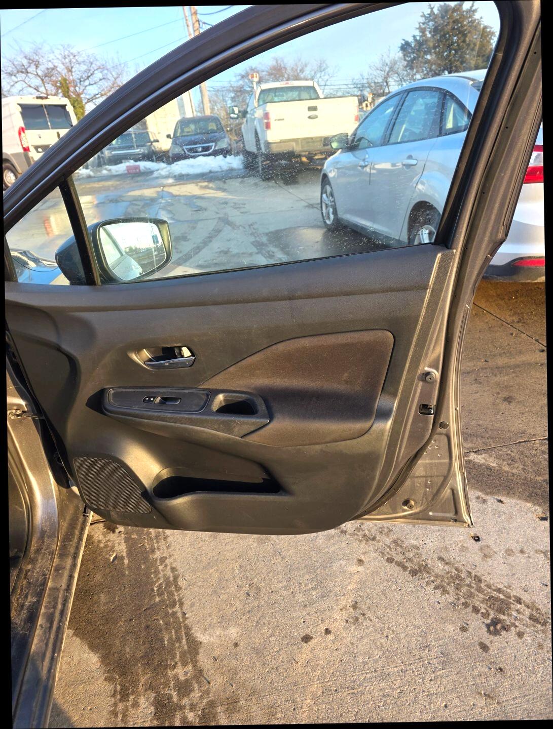 Nissan Versa SV 2021