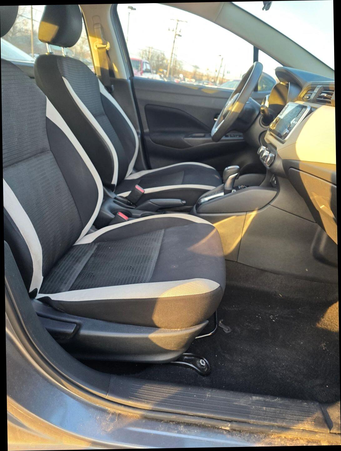 Nissan Versa SV 2021