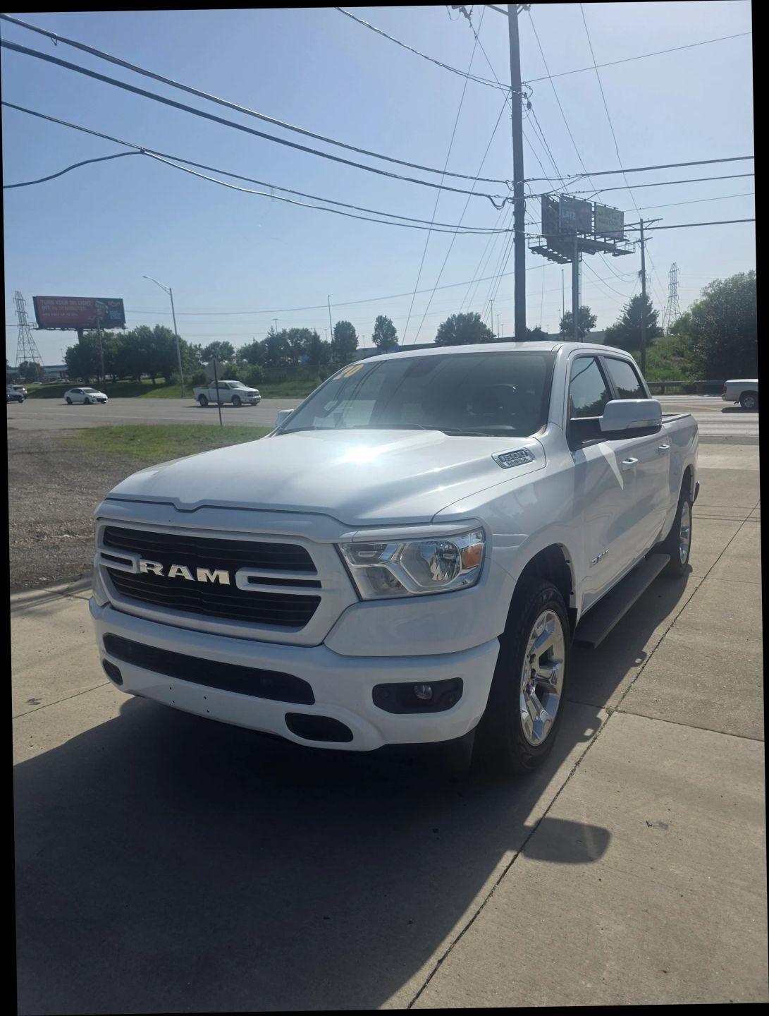 RAM 1500 Big Horn Crew Cab SWB 4WD 2020