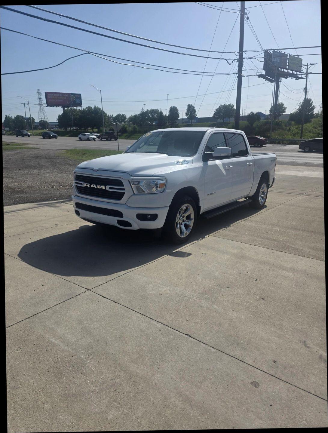 RAM 1500 Big Horn Crew Cab SWB 4WD 2020
