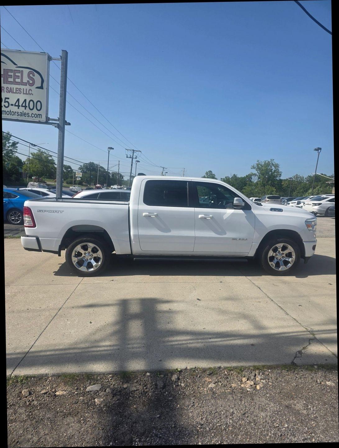 RAM 1500 Big Horn Crew Cab SWB 4WD 2020