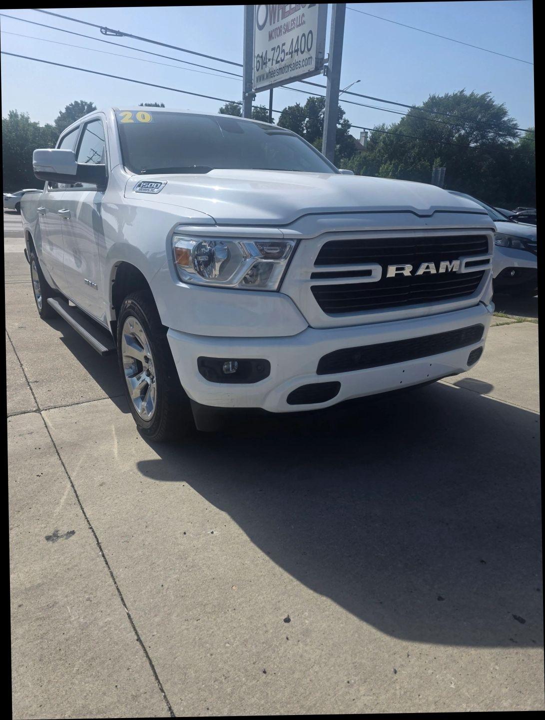 RAM 1500 Big Horn Crew Cab SWB 4WD 2020