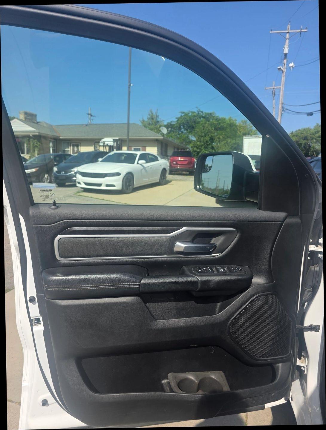 RAM 1500 Big Horn Crew Cab SWB 4WD 2020