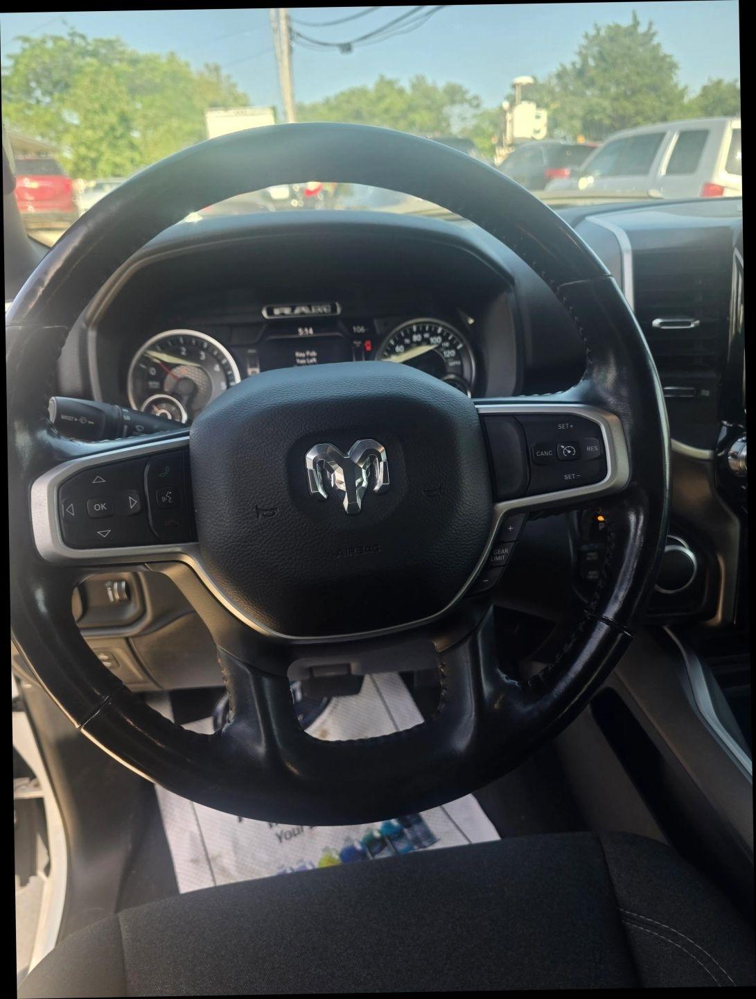 RAM 1500 Big Horn Crew Cab SWB 4WD 2020