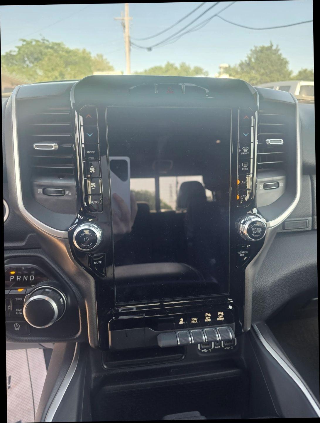 RAM 1500 Big Horn Crew Cab SWB 4WD 2020
