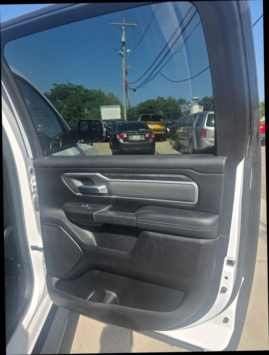 RAM 1500 Big Horn Crew Cab SWB 4WD 2020