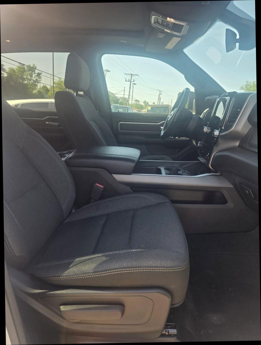 RAM 1500 Big Horn Crew Cab SWB 4WD 2020