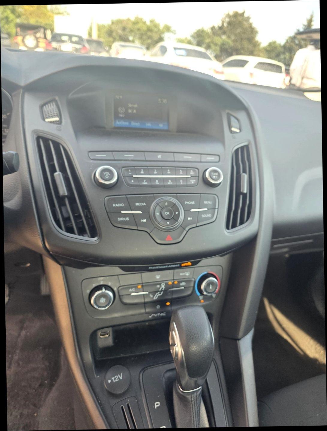 Ford Focus SE Sedan 2018