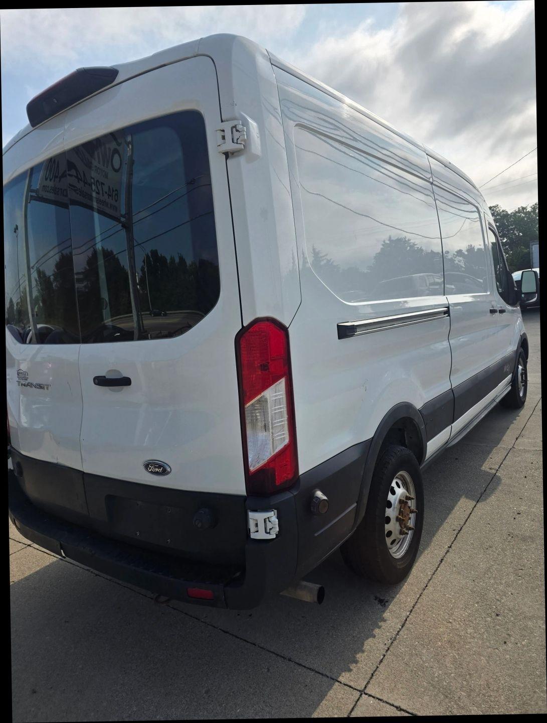 Ford Transit 250 Van Med. Roof w/Sliding Pass. 148-in. WB 2020