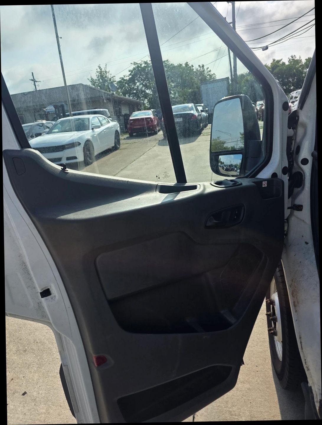 Ford Transit 250 Van Med. Roof w/Sliding Pass. 148-in. WB 2020