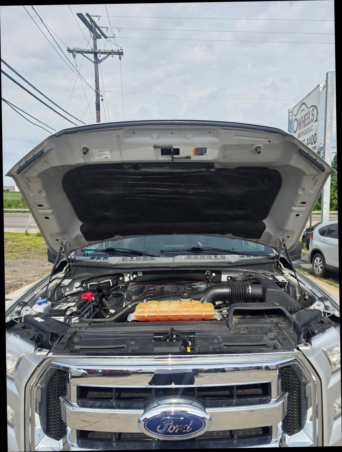 Ford F-150 XLT SuperCrew 6.5-ft. Bed 4WD 2015