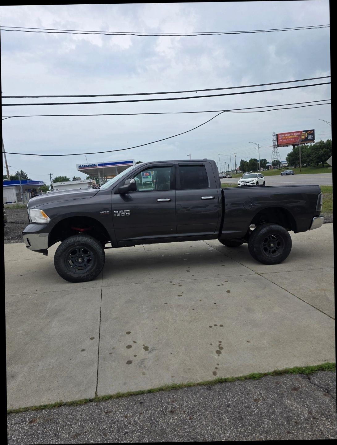 RAM 1500 SLT Quad Cab 4WD 2015