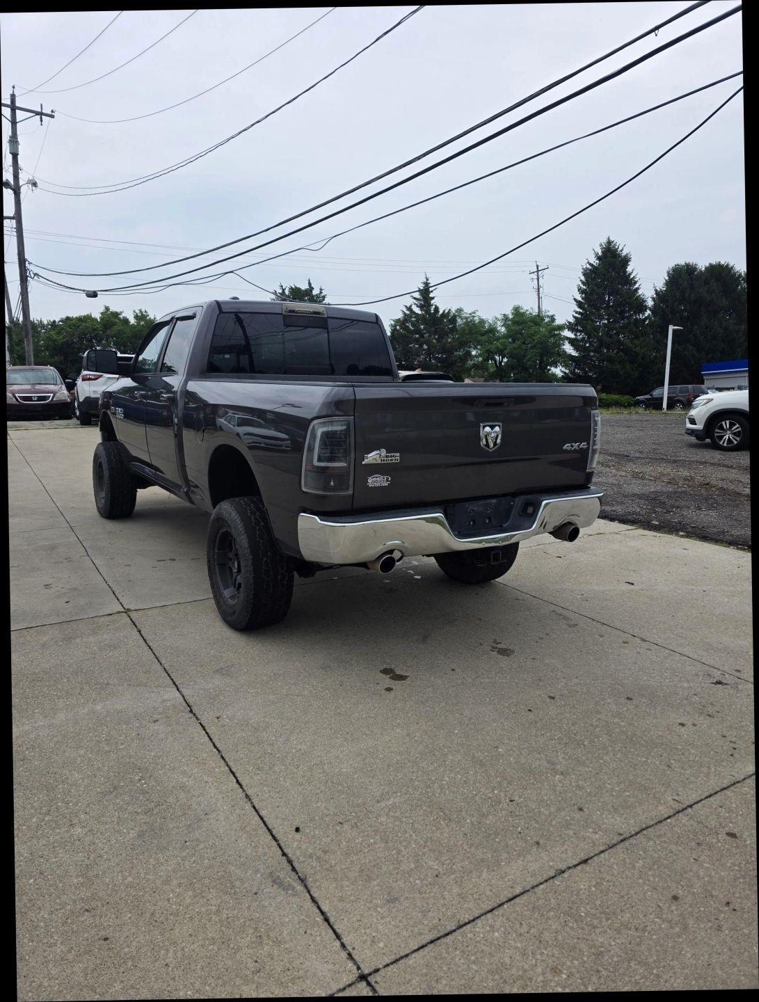 RAM 1500 SLT Quad Cab 4WD 2015