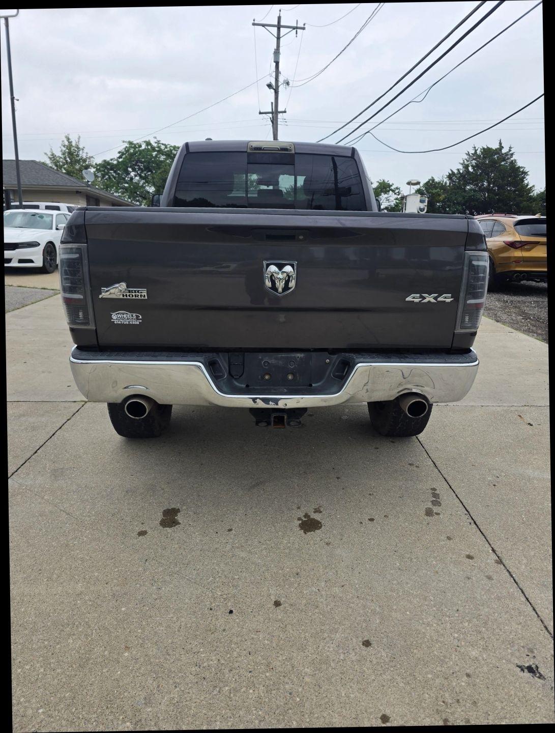 RAM 1500 SLT Quad Cab 4WD 2015